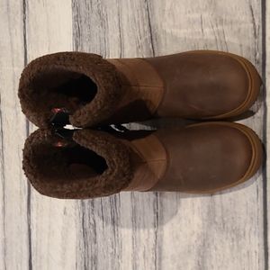 LL Bean Mountainside Mid Boot with zipper and fleece lining